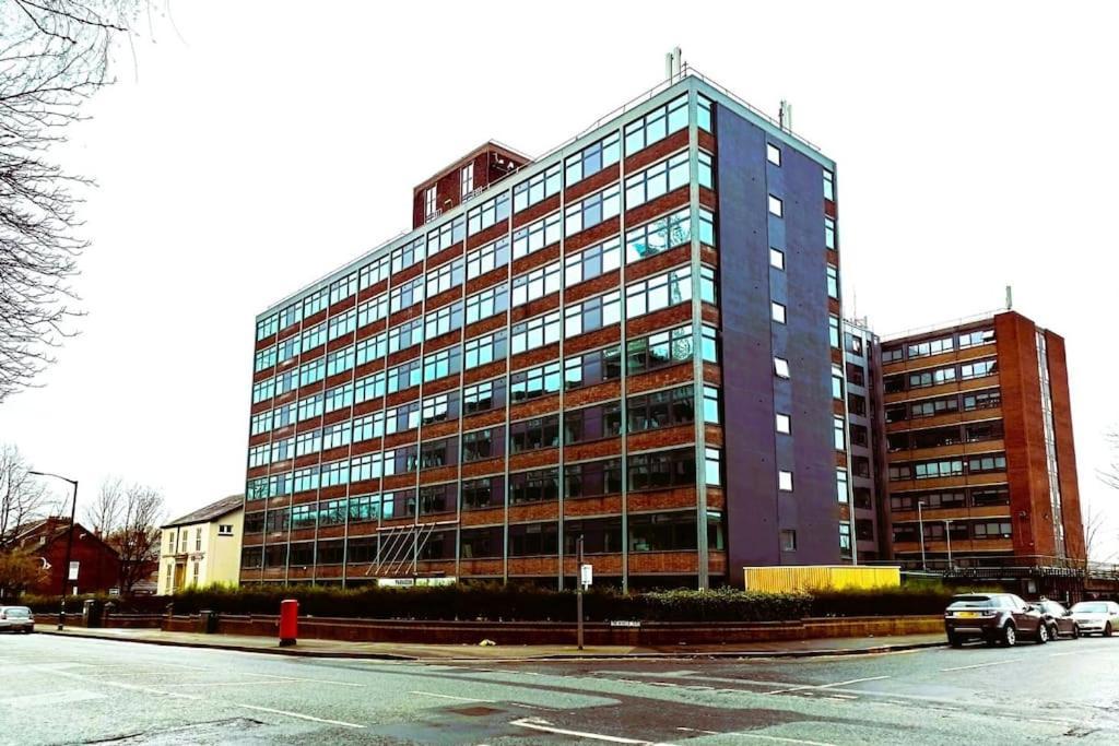 Modern One Bedroom Apartment Near Old Trafford Stadium Manchester Exterior foto